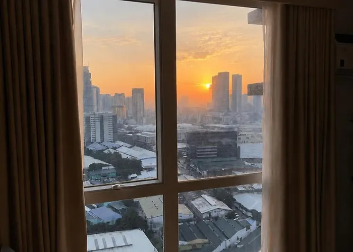 2br In Mandaluyong With Sunrise View, 65 Inch Oled Tv And Disneyplus Apartment