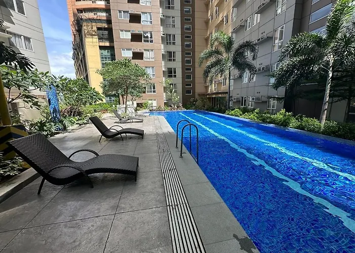 Apartment 2br In Mandaluyong With Sunrise View, 65 Inch Oled Tv And Disneyplus *