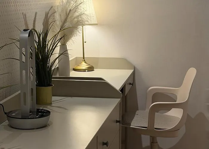 2br In Mandaluyong With Sunrise View, 65 Inch Oled Tv And Disneyplus * Manila
