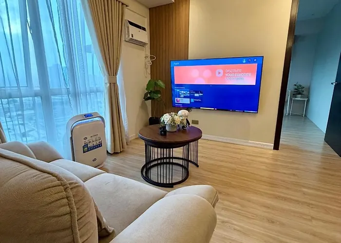 2br In Mandaluyong With Sunrise View, 65 Inch Oled Tv And Disneyplus Apartment *