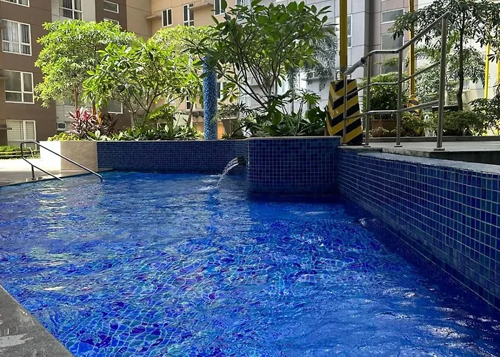 2br In Mandaluyong With Sunrise View, 65 Inch Oled Tv And Disneyplus Apartment *