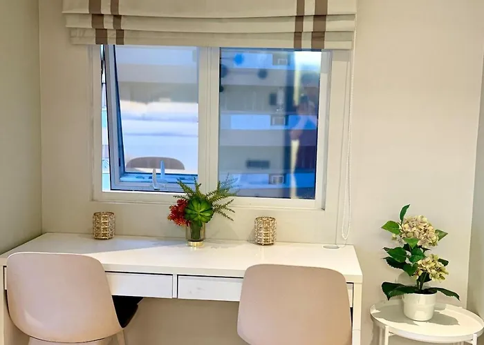 2br In Mandaluyong With Sunrise View, 65 Inch Oled Tv And Disneyplus Apartment